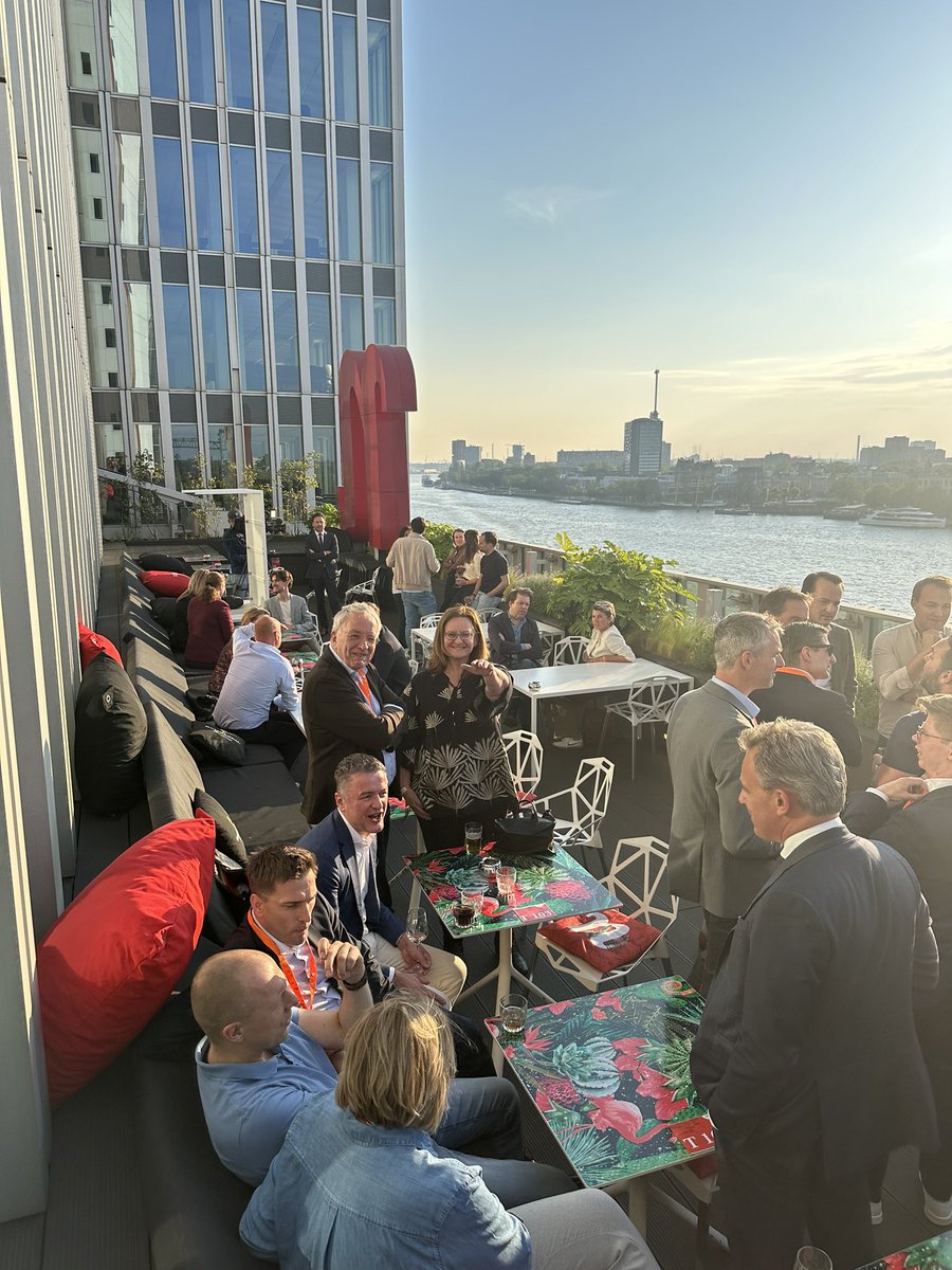 Dank voor je stem! Wij hebben een heel mooie avond in Rotterdam en gaan morgenvroeg weer keihard voor je aan de slag! Overal in Nederland én in Europa!