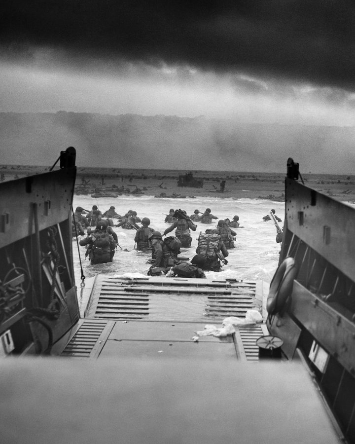 Grateful for the opportunity to visit these solemn beaches #Normandy