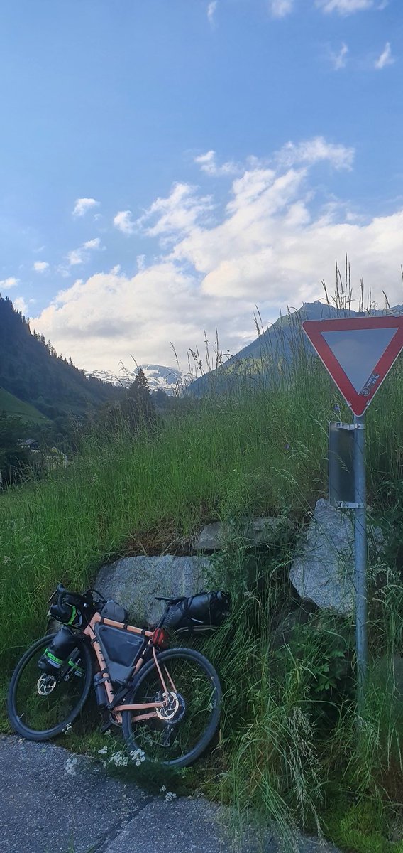 brrreadfan's tweet photo. #BikeStacking to @BTCPrague  Stage 1:
'Only' 68,2k @BitcoinEkasi, but finish was brutal. With 5k to go I was dying on the hill. Random Danish guy stopped and offered me a ride, unasked. I couldn't resist. He politely declined to take sats. Doesn't know he is a pleb. Thx Ole! 🙏🧡 https://t.co/GpPd62REQb
