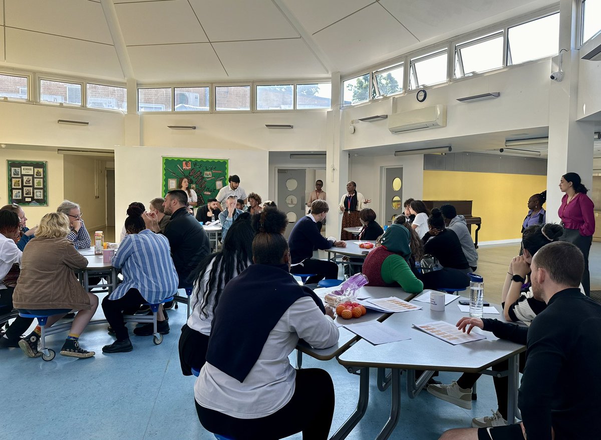 HaringeyLP's tweet photo. We started the day with an exam breakfast before English Language Paper 2. Fruit, croissants, revision &amp; words of encouragement from our staff. 🥐 🍌 🧃 📚 We’re so proud of our Year 11s - they’ve completed their English GCSE now &amp; are ready for RS &amp; Biology tomorrow. #ThisIsAP https://t.co/XwpJoy7hTi