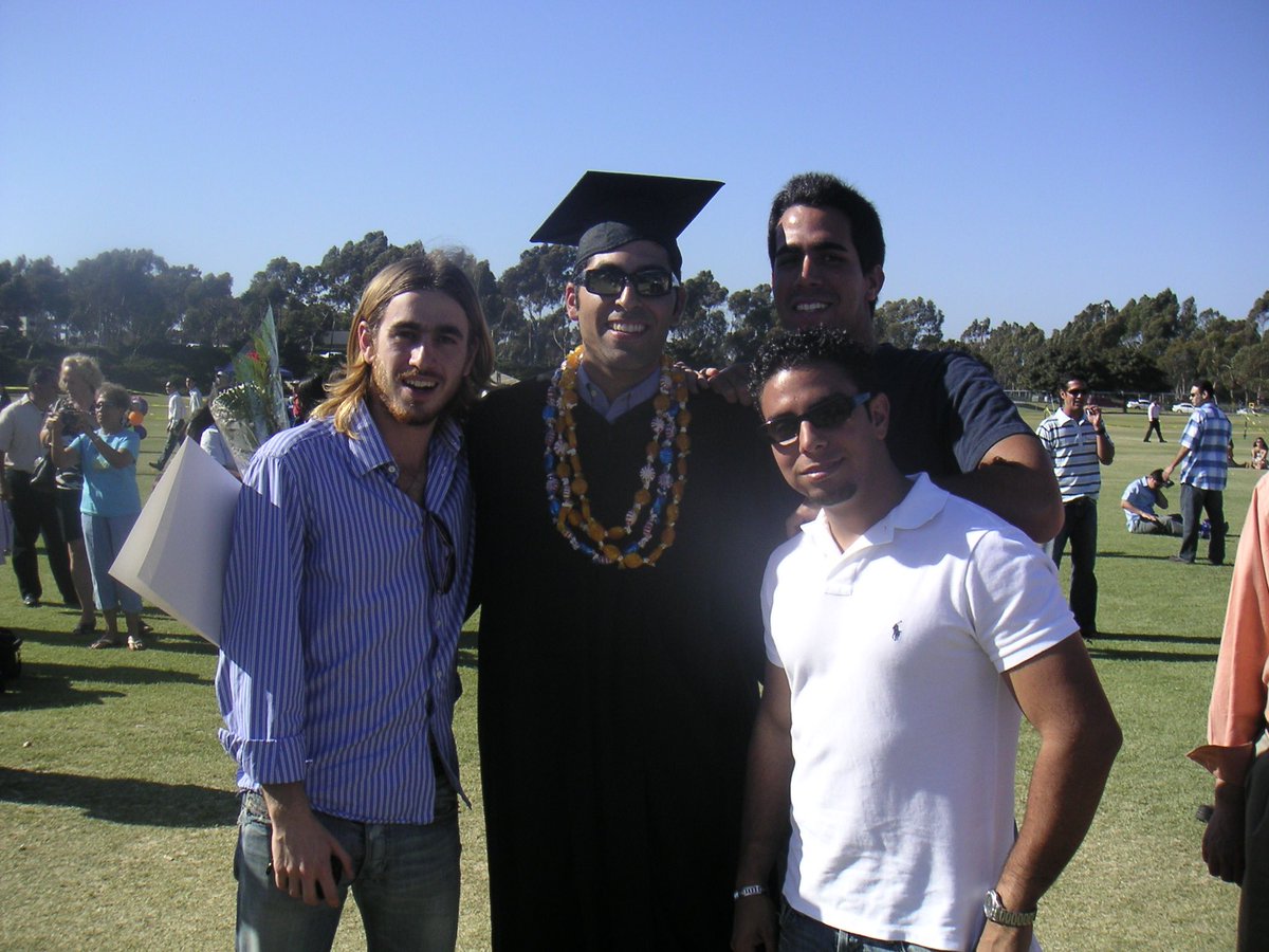 benitoz's tweet photo. Celebrating 20 years π€― since my @UCSDJacobs Electrical Engineering graduation! Grateful for the foundation it provided, leading me to a fulfilling journey as an entrepreneur and investor. #UCSDAlumni #Grateful https://t.co/OcwH9YPCzj