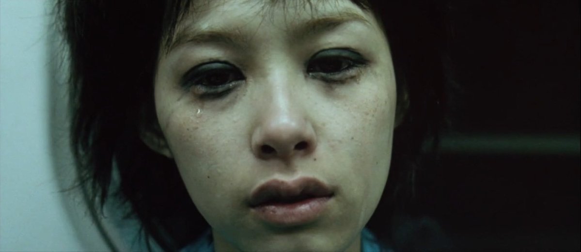 TheCinesthetic's tweet photo. oldboy (2003), dir. park chan-wook https://t.co/qZivo6iwz6