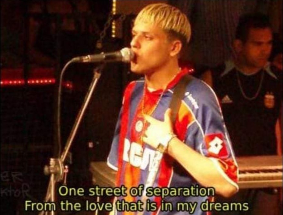 Jess_aniara's tweet photo. In Boedo there's a gang, that follows you and always stands, I don't care about the burners, the police, and the shit-smellers (?🎶🎶 https://t.co/GbRnBsigH1