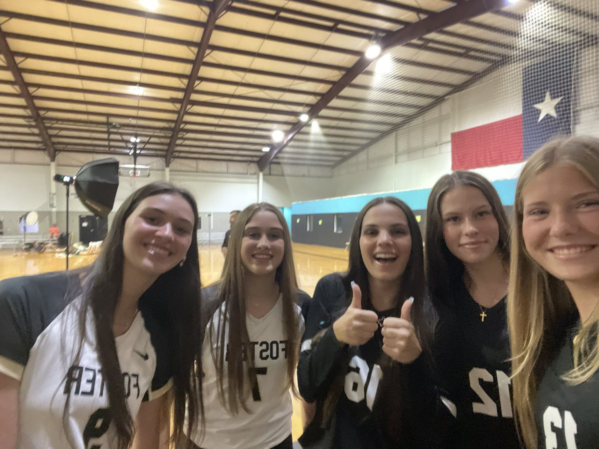 Thanks for having us <a href="/vypehouston/">VYPE Houston</a>! 
<a href="/Brooke_Barnes2/">Brooke Barnes</a> <a href="/RL_Knipling/">Reagan Knipling</a> <a href="/EmersonLechler/">🅴🅼🅴🆁🆂🅾🅽 Ⓛⓔⓒⓗⓛⓔⓡ</a>