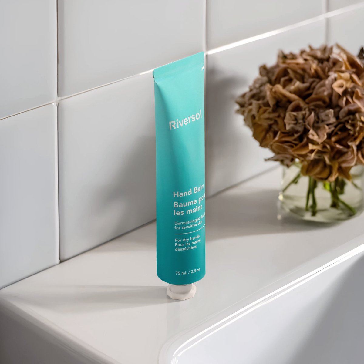 🚀✨ NEW HAND BALM PACKAGING 🚀✨

You told us - and we listened!

Our Hand Balm now comes with a sleek new design and an improved lid that ensures easy and secure closure every time. No more struggles with threading! 🙌

➡ riversol.co/4bUAfKs ⬅️

#HandCare #HandBalm