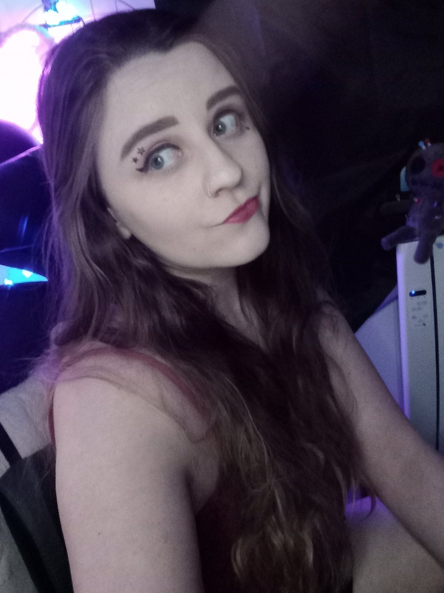 SakuraYueKo's tweet photo. All I've managed to get myself to do today is record for an hour. It'll have to do, tired now lol. 
Also.. wahwahwah, lemme get my neeewww phone. 🤣
#brokencamera #youtuber #youtubegamer #horrorgamer #contentcreator #donefortoday https://t.co/cQ8FUGyFYy