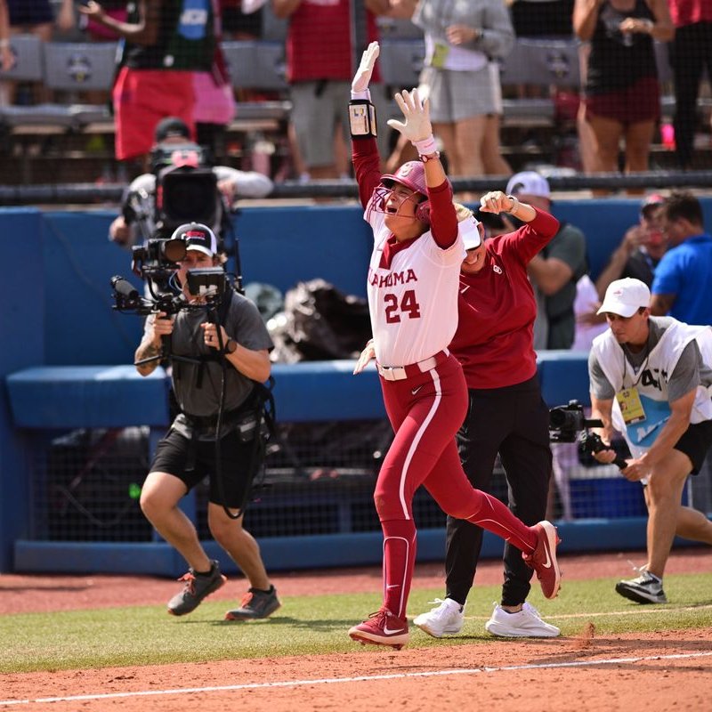 SVG_Brandon's tweet photo. Megalodon. RailCam. UmpCam. A live drone.

@espn's production of the @NCAASoftball Women's College World Series is a specialty-camera softball spectacular. 🥎

MORE: https://t.co/ccasullb8v

📸: @ESPNImages https://t.co/95FgDjIJ8I