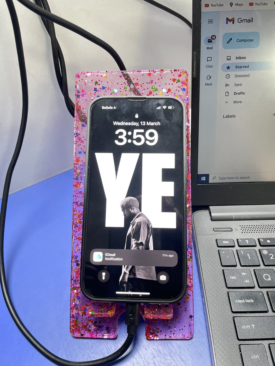 EssCube3's tweet photo. Me and my work 🤩 https://t.co/mHknIePKpM