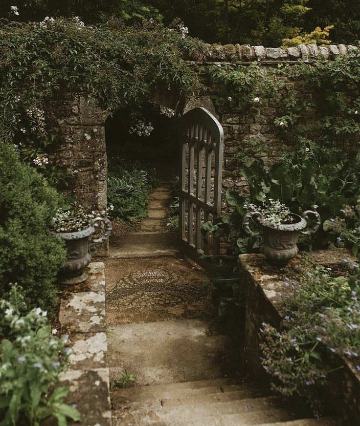regencyspirit's tweet image. Vintage garden