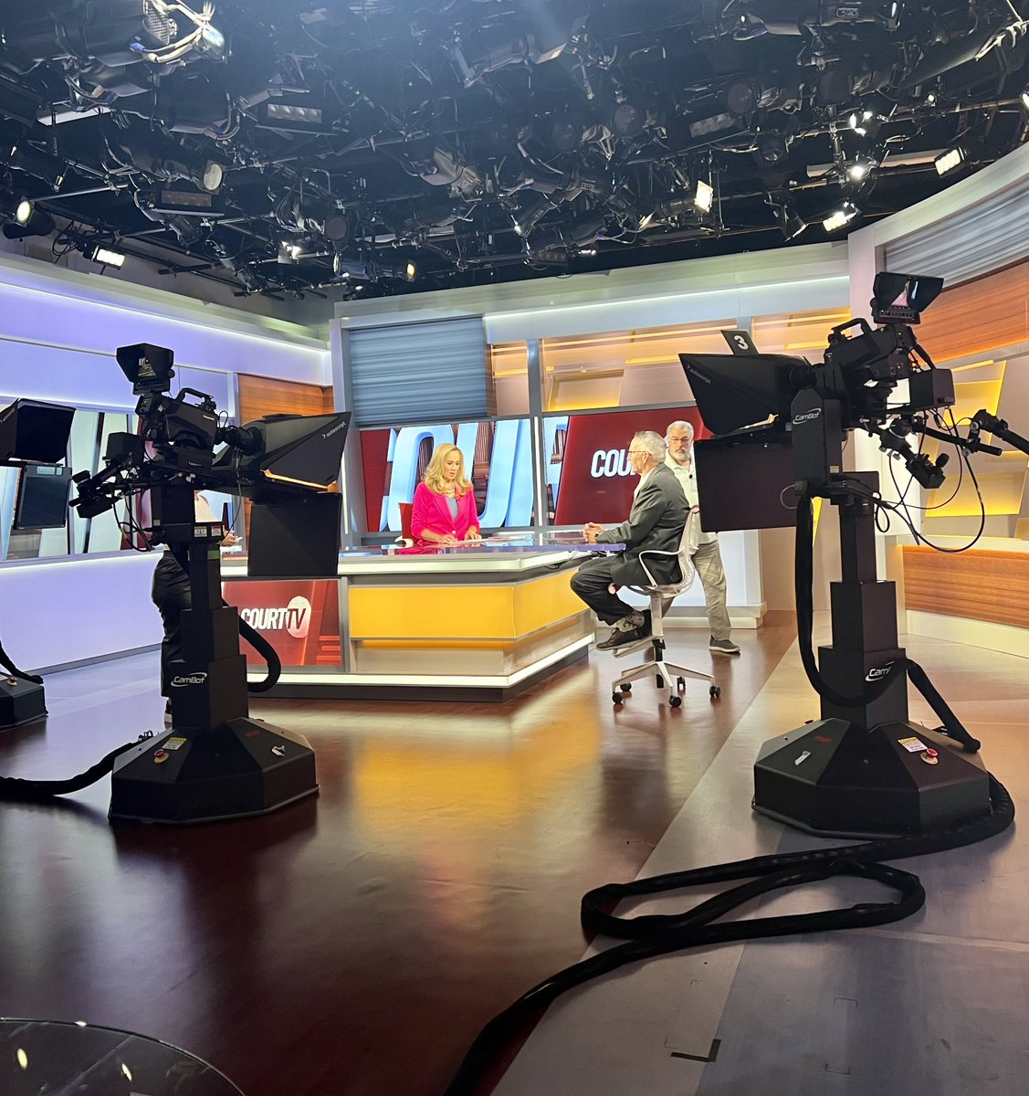 ElrodPope's tweet image. 🌟 Exciting News! 🌟

@tommypopeSC absolutely loves commentating on @CourtTV! Feeling so blessed to spend a few days in ATL at the studio! 🙌 It's been amazing to finally meet everyone in person for the first time. 🎥⚖️

#CourtTV #ElrodPope #HelpingInjuredPeople #LocalMatters