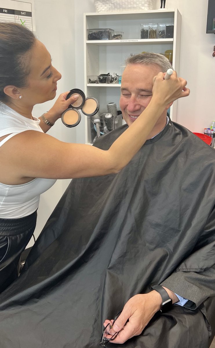 ElrodPope's tweet image. 🌟 Exciting News! 🌟

@tommypopeSC absolutely loves commentating on @CourtTV! Feeling so blessed to spend a few days in ATL at the studio! 🙌 It's been amazing to finally meet everyone in person for the first time. 🎥⚖️

#CourtTV #ElrodPope #HelpingInjuredPeople #LocalMatters