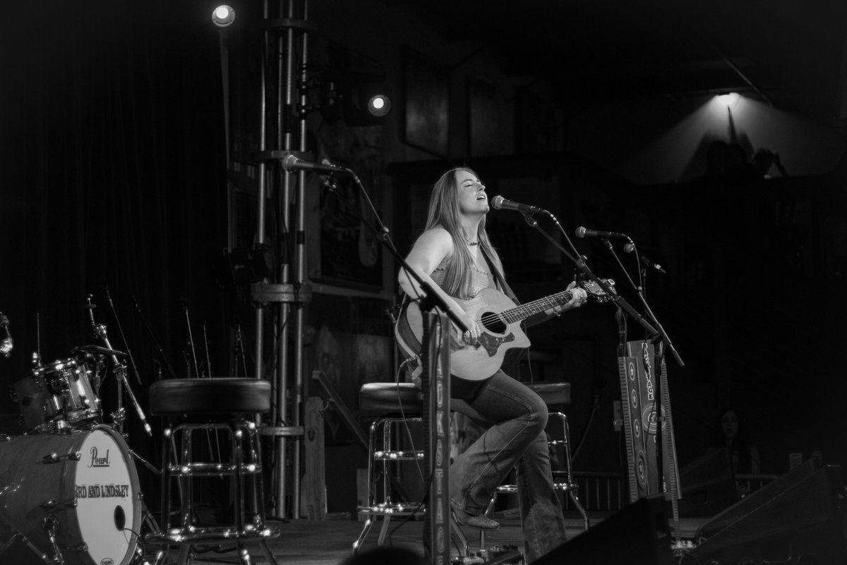 BackstageNash's tweet photo. Check out photos from #BackstageNashville with @SJmcdonaldmusic, @RayStephenson, #TimJames, #MarvGreen, and @gloriaandersonm at https://t.co/yQ6Ur36eCx!
📸 : #ElliottPrather
#MusicCity #NashvilleLove @devonoday @3rdandLindsley https://t.co/2HVO4g0ros