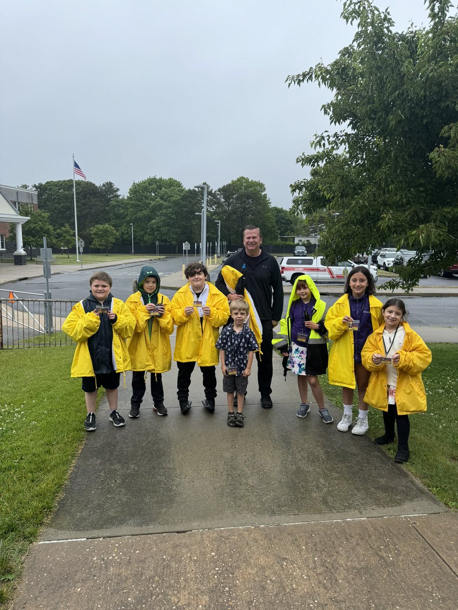 Principal for the day <a href="/HamptonBaysES/">Hampton Bays ES</a>! #weareHB