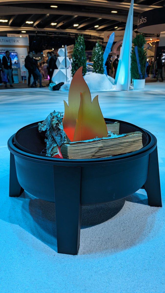 __allllllllez__'s tweet image. エモ焚き火
#SnowflakeSummit #DataCloudSummit