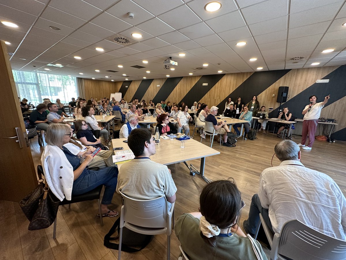 Coming together to kick off the two days of joint sessions, our #OpenAcademy2024 participants have today been focusing on the vital role of patient engagement, specifically in drug repurposing and rare disease research!💉

Want to learn more? 💊➡️ go.eurordis.org/dBUPgB