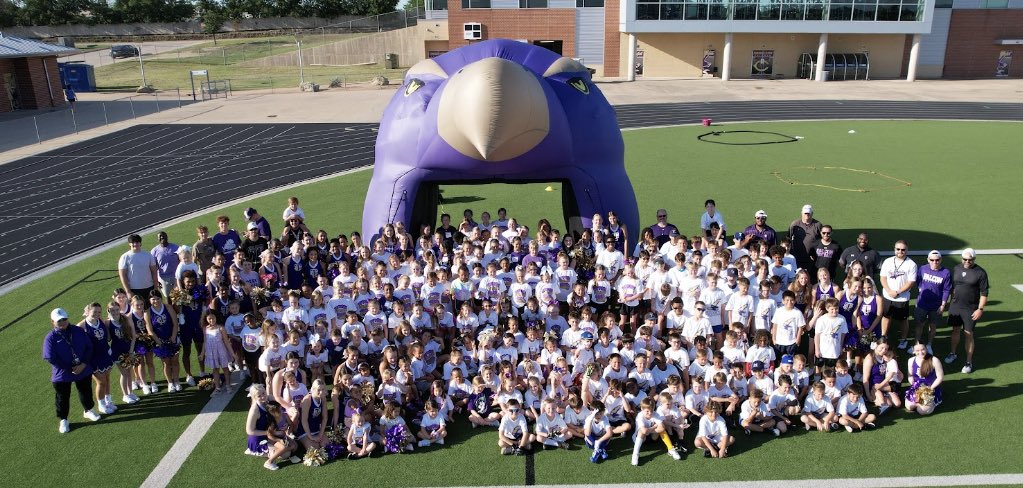 TCHSFootball's tweet photo. Day 3 with our Future Falcons was all about TOUGHNESS. Our campers showed up hungry to compete and show the future is bright at The Creek!

Shoutout to @TC_Cheer_ for joining us!

@TimberCreek_HS @KISDAthletics

#EffortAssignmentToughness #LetsEAT #TheCreekIsRising #FalconPride https://t.co/QNVMxraVFq