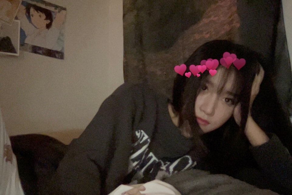 SSul_thin9's tweet photo. “야 김혅정, 너도 이거 필터 띄워 봐”

“내가 왜”

“아 쫌!!”

“귀찮은데…”

“닌 진짜 나 왜 만나냐 사랑은 해?”

“아아아아ㅏ 잠만잠만 해주께해주께”

“오오오 귀엽넹ㅋ”

“ㅋㅋㅋㅋ 나 귀여워?”

“재미없다 이제 그만하자”

“와 님 인성 뭐임?” https://t.co/uwd9UNdIg8