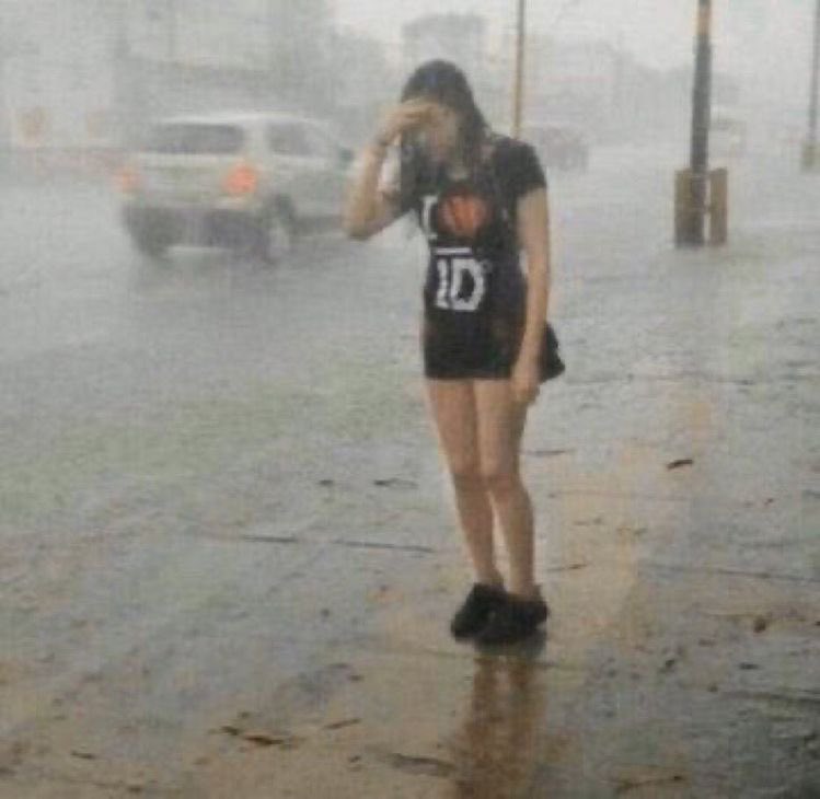 zianourrysm's tweet photo. vídeos aleatórios da one direction que eu tenho salvo; a thread. https://t.co/1Rcn2hrxw3