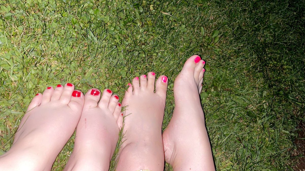 Godess_bre7's tweet photo. @Godess_Karlah  COLLAB ✨ #feetqueens #feetworship #FinDom https://t.co/K4XwuKKHM0