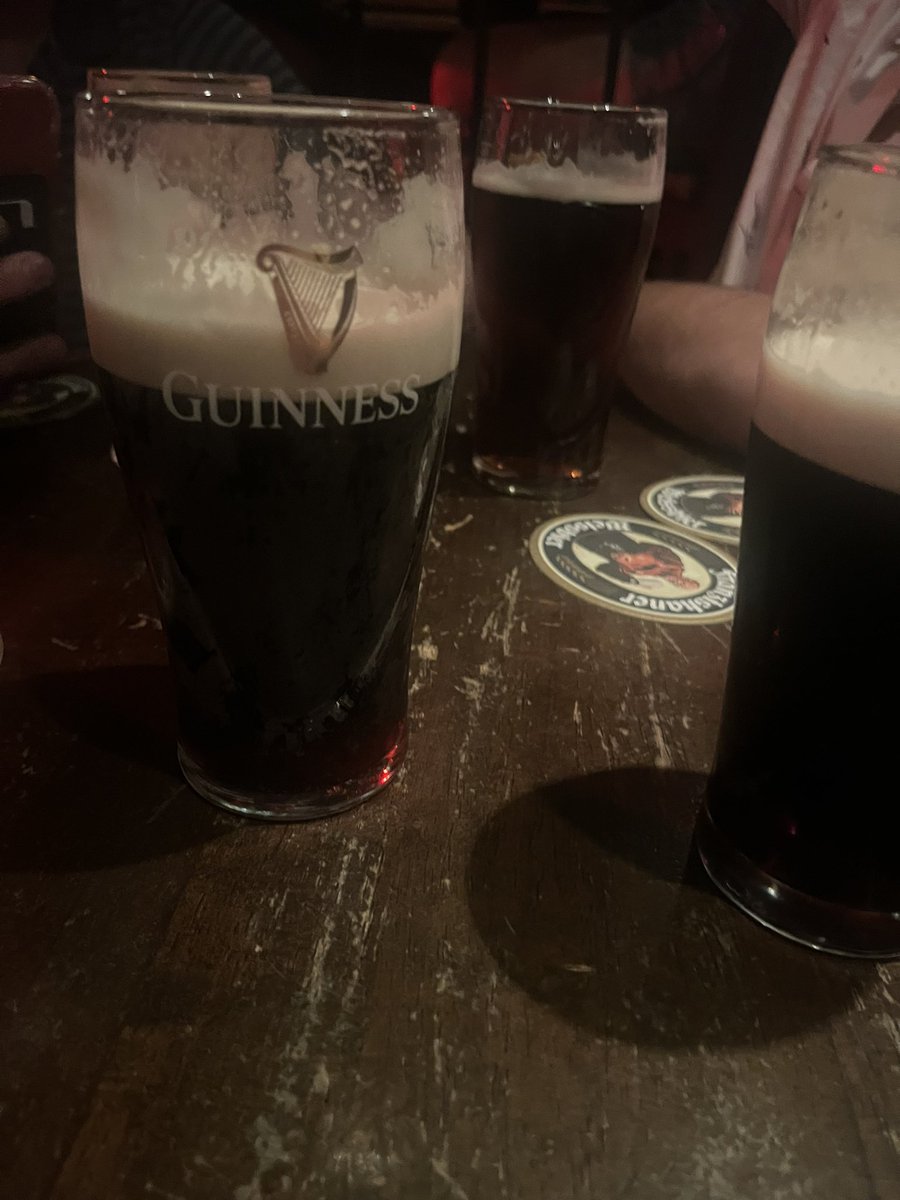 simplejack401's tweet photo. Back with the best pint in rome. I’m counting this g spot as #split #Csin5 https://t.co/bdbDXQ14Vw