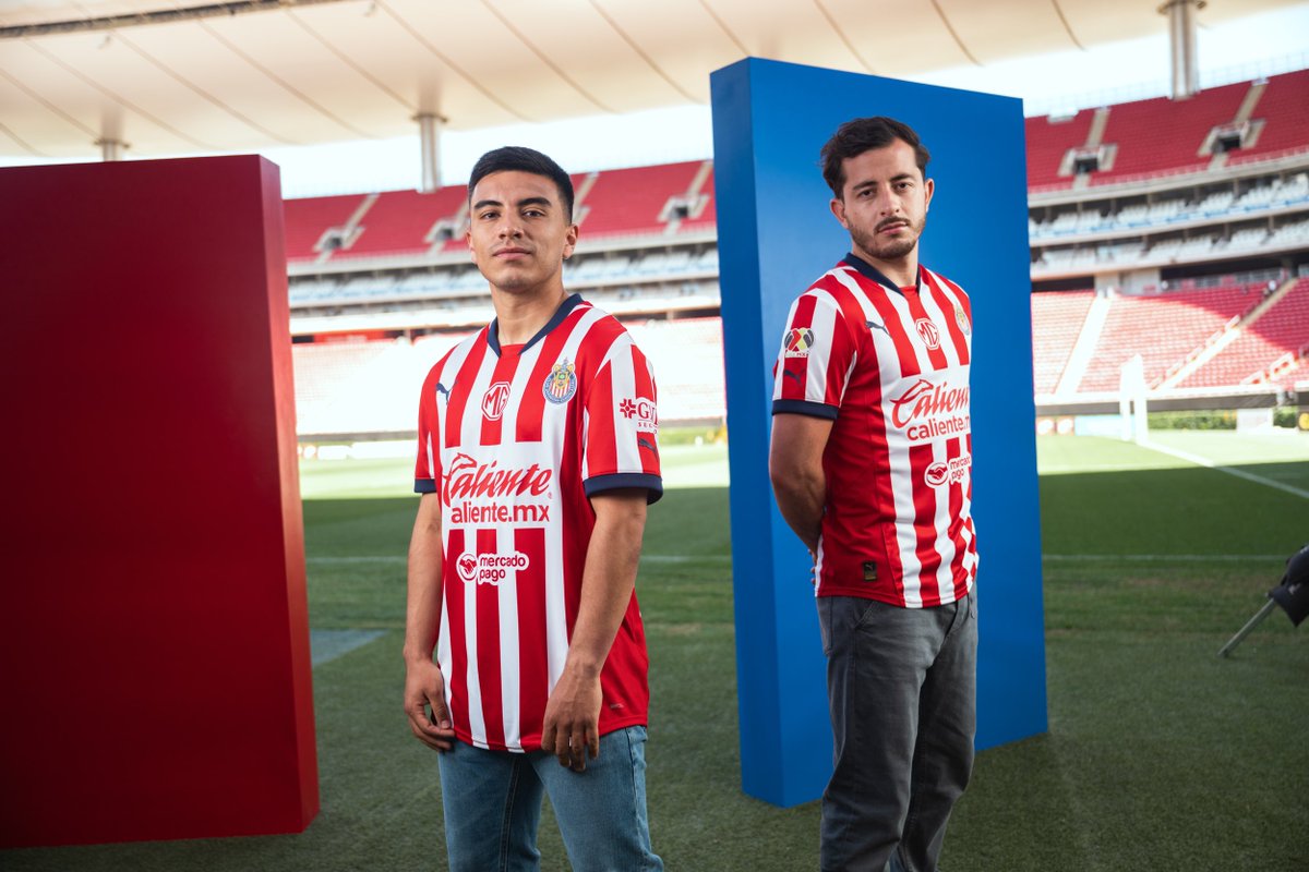 Chivas's tweet photo. 🔴⚪️ EL NUEVO JERSEY DEL GUADALAJARA ⚪️🔴

🔥 Consigue el tuyo en tiendas @PUMAmexico y #TiendaChivas 👉 https://t.co/j7uET4Ghri https://t.co/tkorUbmyTr