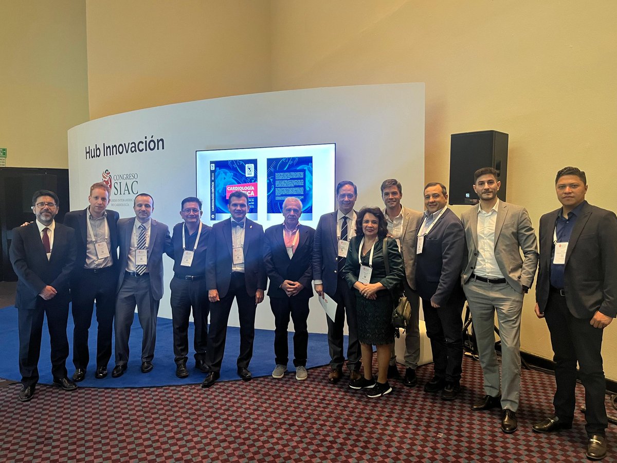 Nada mejor que un logro grupal! Felicitaciones a todo el Consejo de Emergencias y Cuidados Críticos Cardiovasculares de la SIAC y a todos los autores del libro!