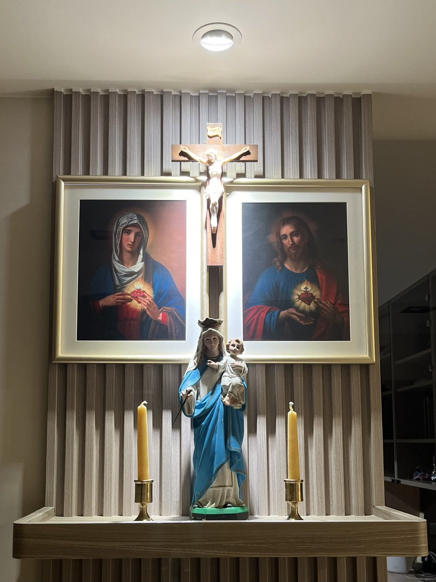 theedzman's tweet photo. Our home altar is finally up…
Blessed Feast of the Most Sacred Heart of Jesus https://t.co/npqtUuyFga