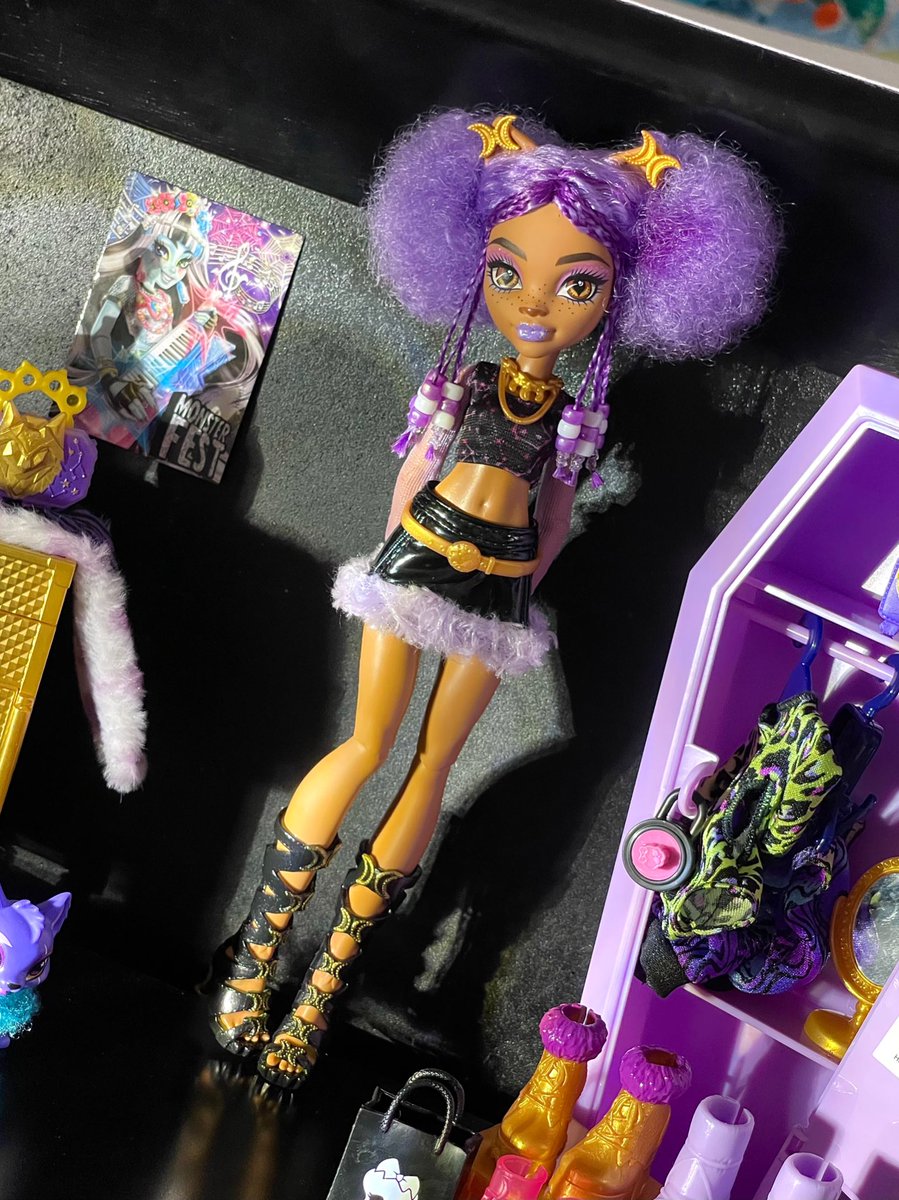 christophsdolls's tweet photo. freaky just got fabulous 🌙 https://t.co/NYQfHxX6kp
