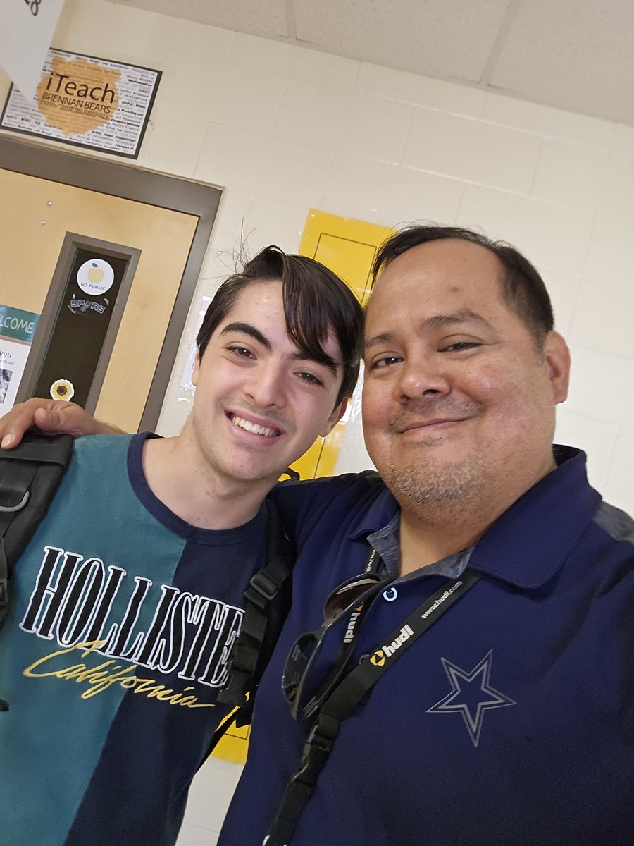 WBhsRod's tweet photo. And sometimes they come back to say bye and thank you. #myseniorsarebetterthanyours #classof2024 #Rodlife #Rodluv https://t.co/02EQN9fxnr