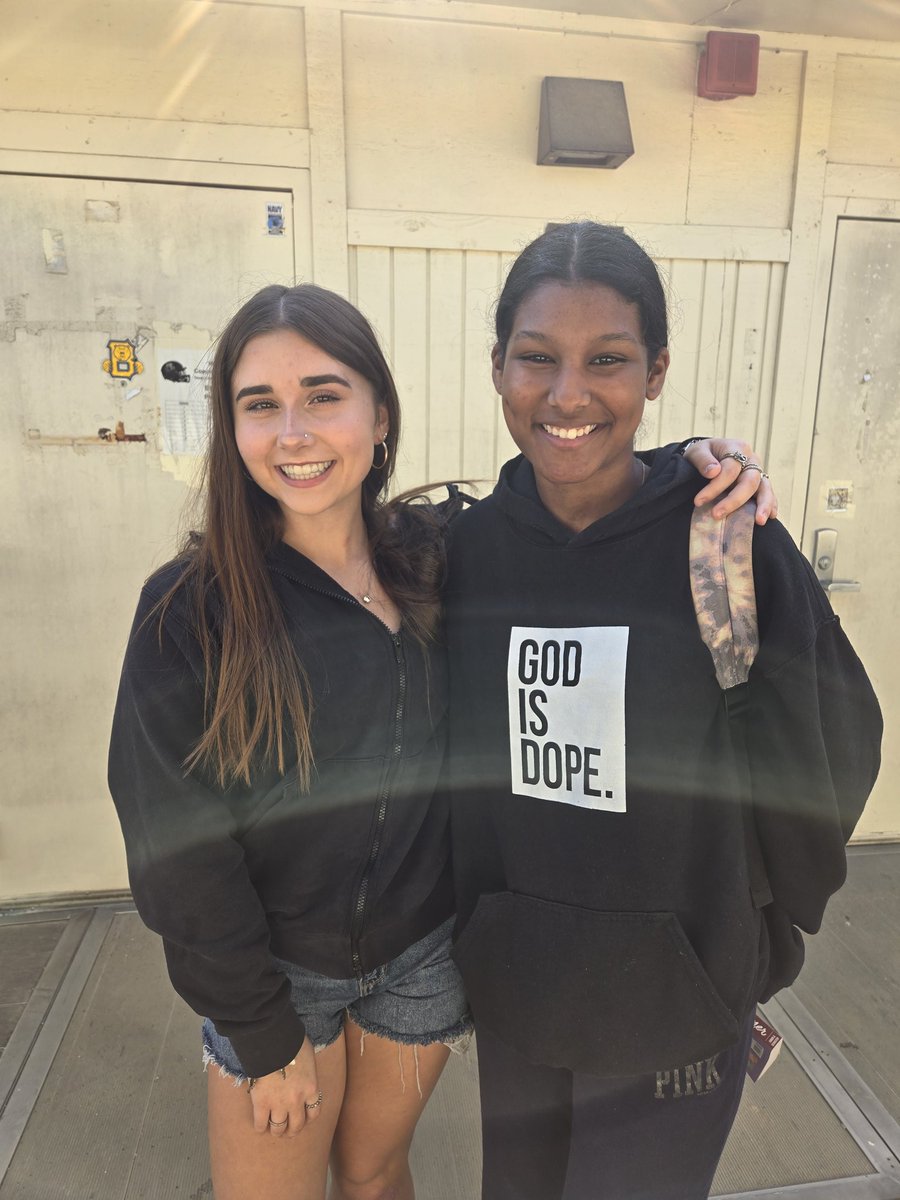 WBhsRod's tweet photo. And sometimes they come back to say bye and thank you. #myseniorsarebetterthanyours #classof2024 #Rodlife #Rodluv https://t.co/02EQN9fxnr