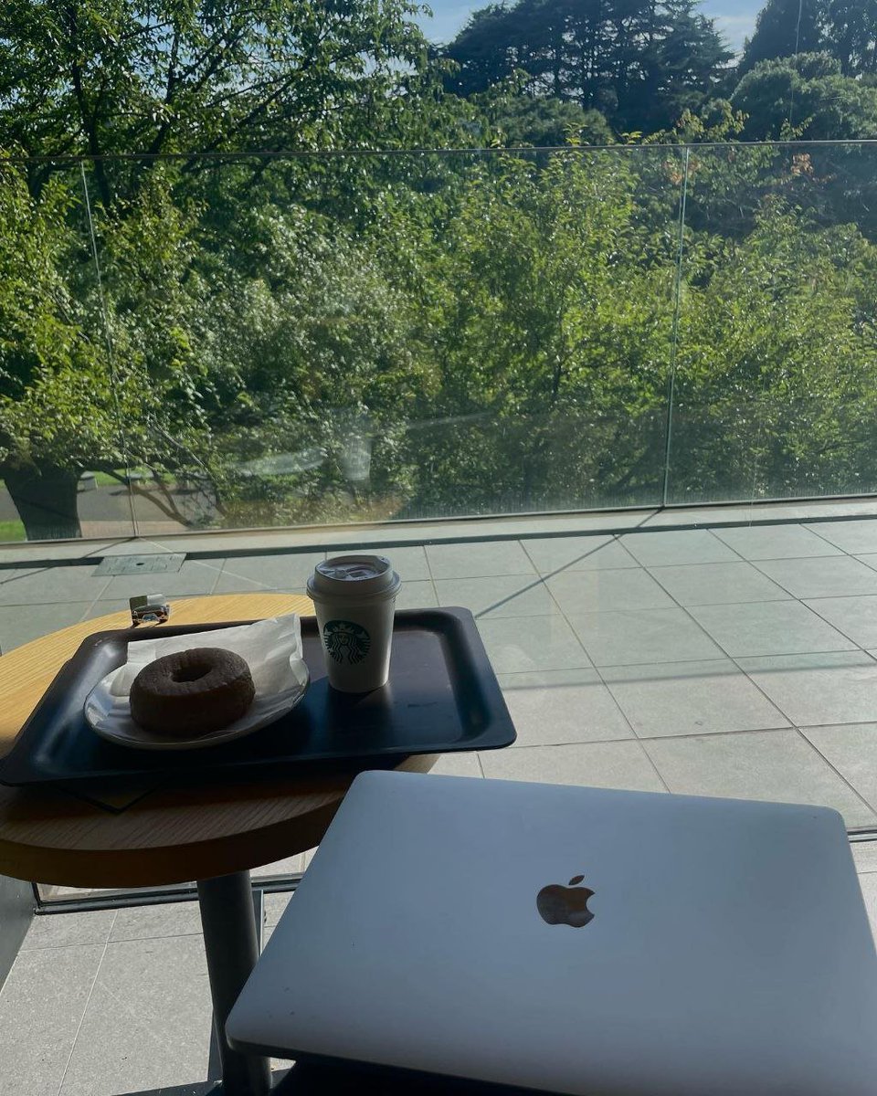 ruby97597's tweet image. There is something on my mind,
Pretending as if nothing happened is experience.
The pattern of life will bring you rich rewards