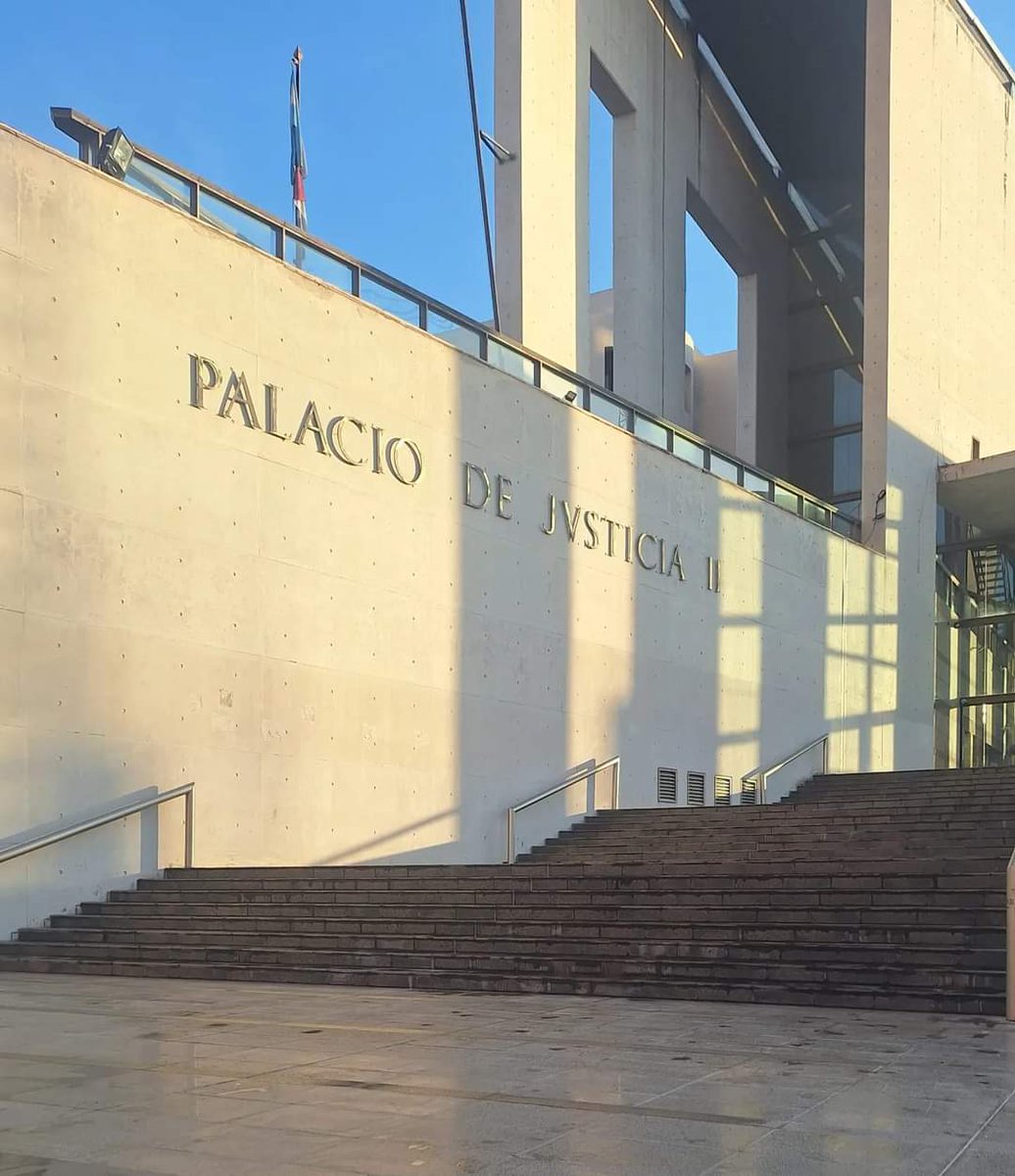 Adoptar_vm's tweet photo. @RodriAndrees estuvo reunido con la Lic. Fabiana Tamagnone quien esta a cargo del #EquipoTécnico de #Adopción de la provincia de #Córdoba. El trabajo en conjunto clave para seguir garantizando el derecho del niño a crecer en una familia. Gran agenda de trabajo

#AdoptarVM https://t.co/4rjQZ3d6uz