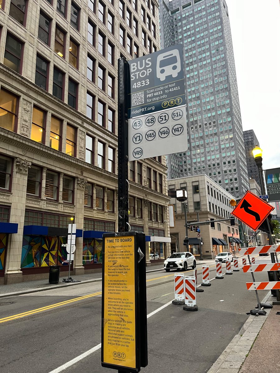 Aughr's tweet photo. @thewildamy @PGHtransit Yup. And here’s the stop at Sixth and Smithfield in front of Trinity Episcopal. Can you tell it’s been serving outbound 61s and 71s for months and months? I sure can’t! @ms_eagan https://t.co/OUEXC6ZOkn