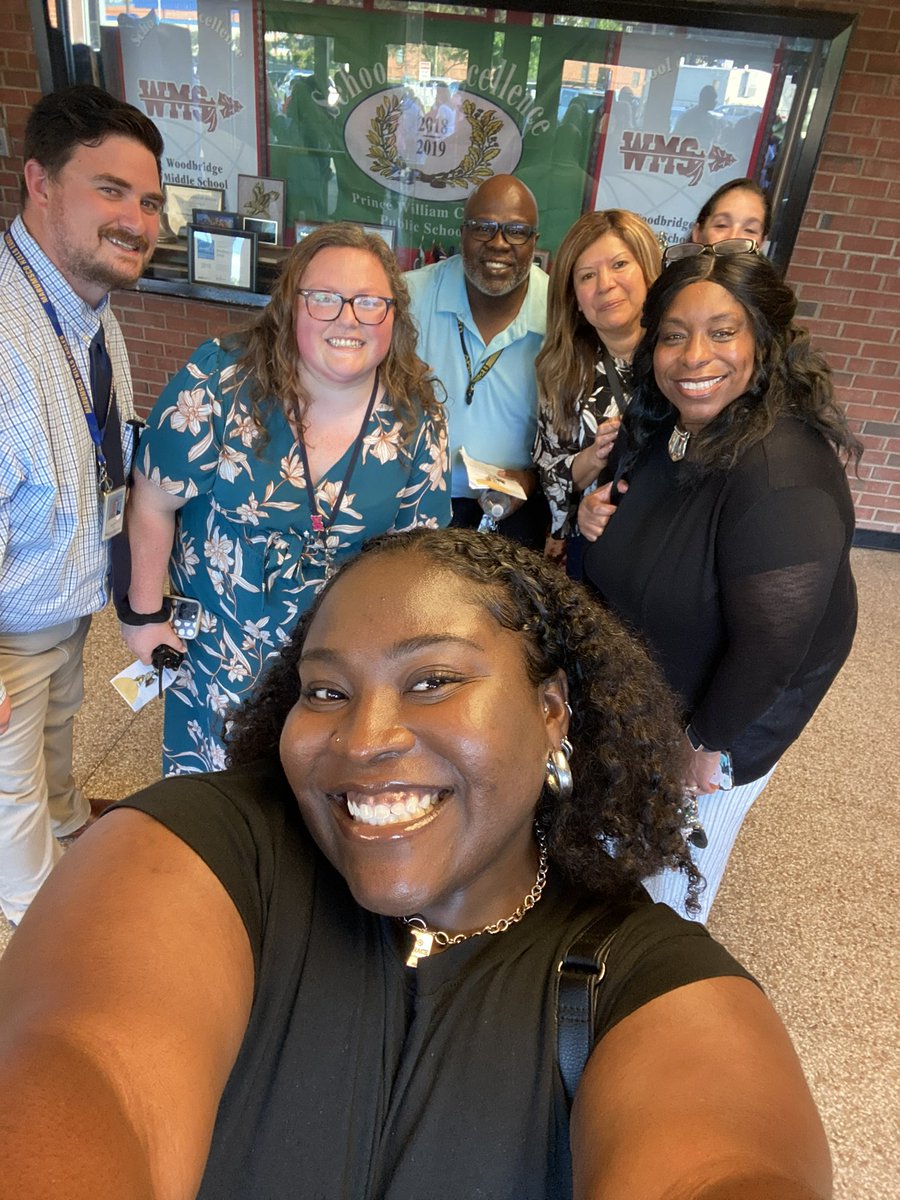 The squad + Ms. Anslee’s parents at 5th grade promotion tonight 💙⭐️ <a href="/MHES_Eagles/">Marumsco Hills ES</a>