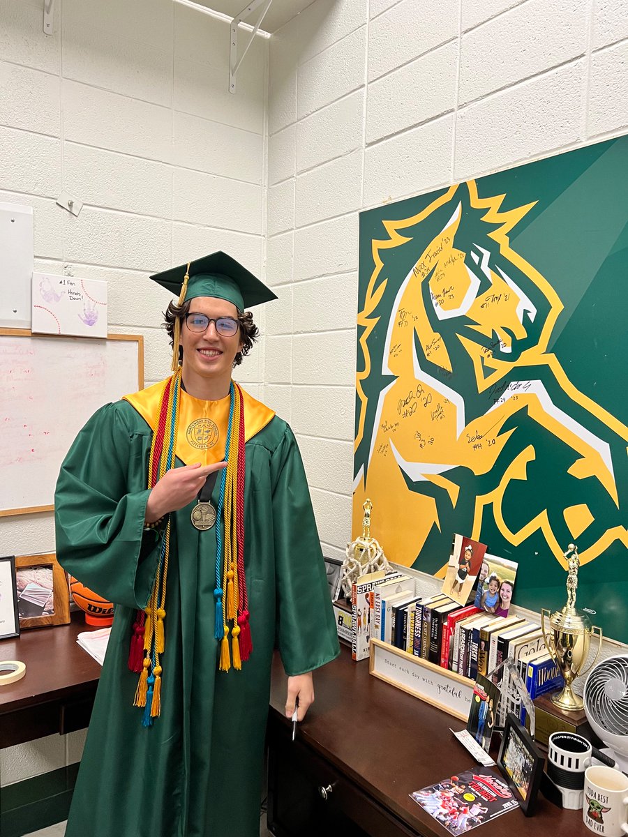 Thank you Griffin for being a great teammate, always looking at the brighter side of things, for your hard work, and dedication to the program and teammates <a href="/ghobbsfor3_/">Griffin Hobbs</a>