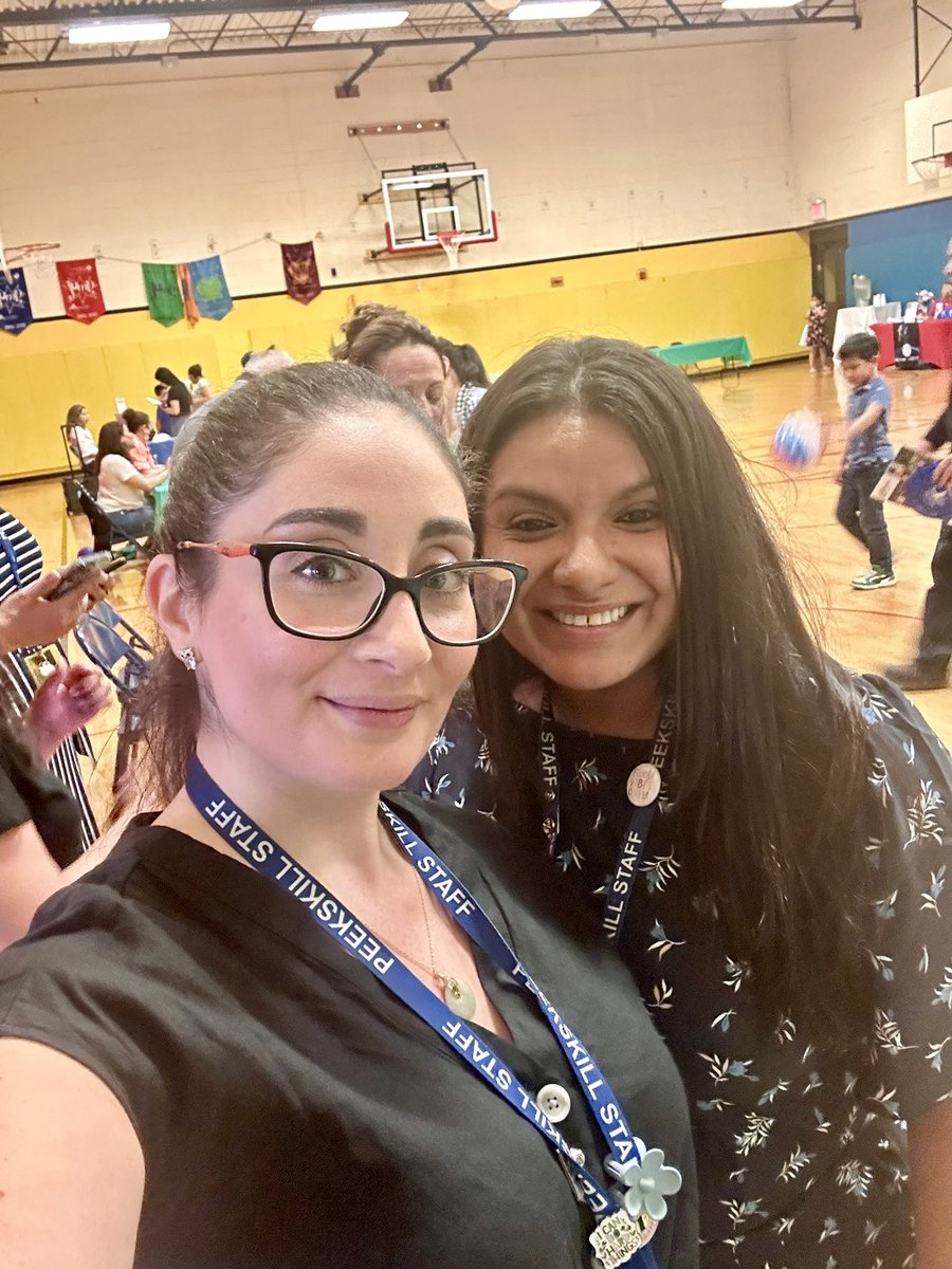 Ms_Glassberg's tweet photo. Oakside Pride Peekskill Pride
Oakside’s Summer Expo 2024
#peekskillpromise #wholechildcommittment #enrichmentexperincesforall #powerfulparentfamilyandcommunitypartnerships
Thank you to all our partners & community for your support
@PeekskillCSD @AnaBudds @OaksideOwlAP https://t.co/VVHMFZJ3Vl