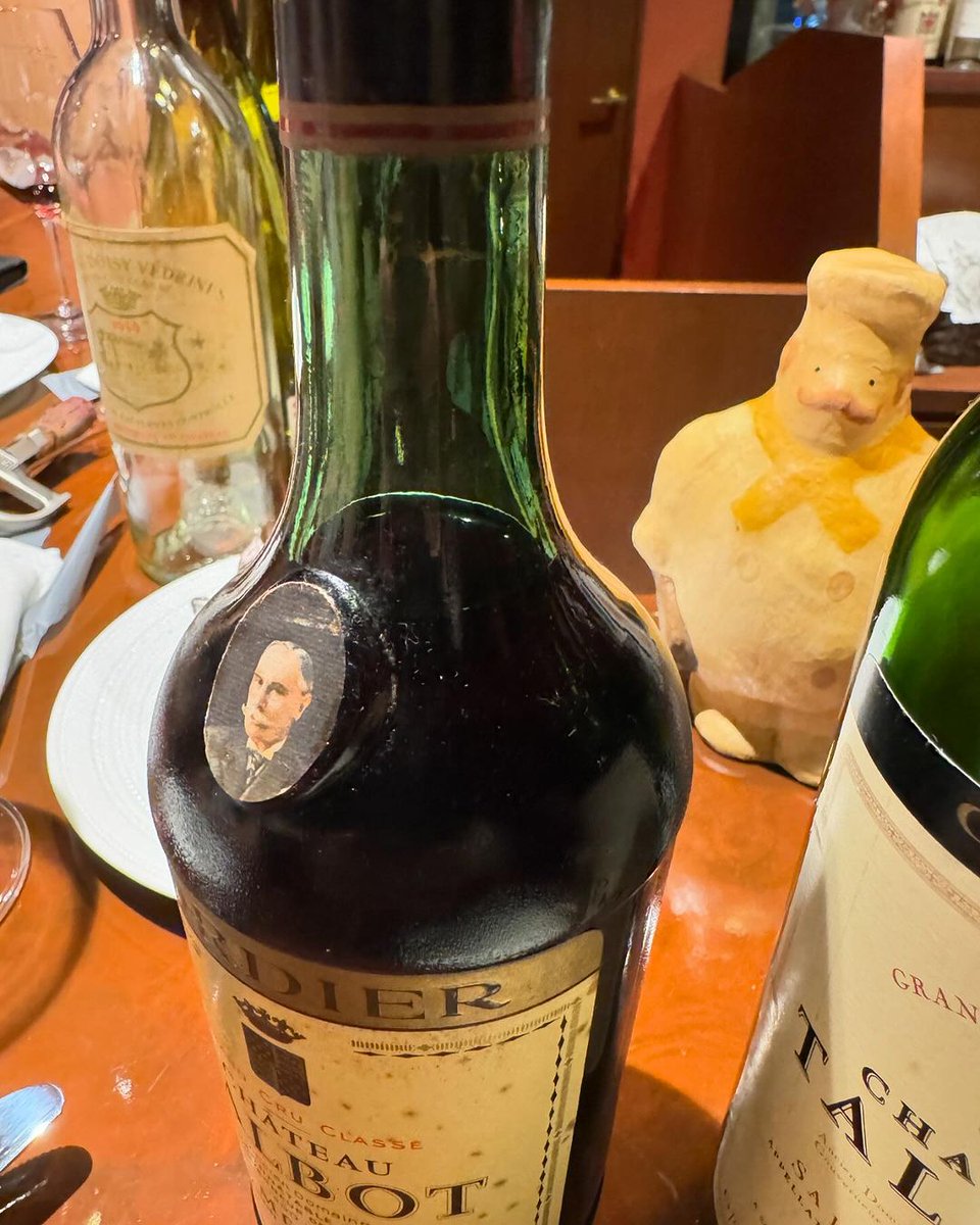 JamesSuckling's tweet image. My wife Marie found this old bottle of 1966 #Talbot in a wine bar in #Tokyo. It was stunning. Notice the shape of the old #Cordier bottle. 1966 was a tannic vintage, but after all this time, it is soft and resolved.