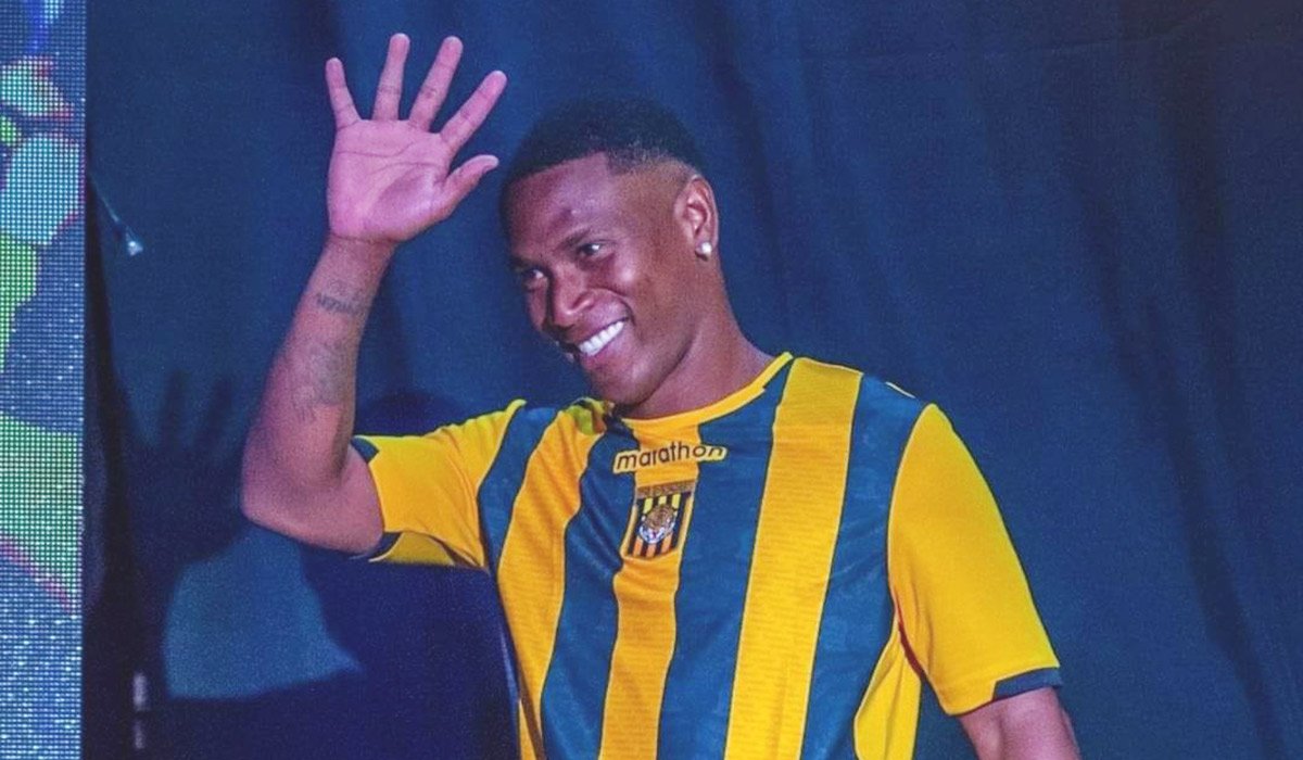 eldiabolivia's tweet photo. Emelec demanda a The Strongest por 3 millones de dólares por el fichaje de Angulo
Conoce toda la información >> https://t.co/H7zTOokfA4
#ElDíaBolivia #Emelec #TheStrongest #BryanAngulo https://t.co/dAhdBl8VaL