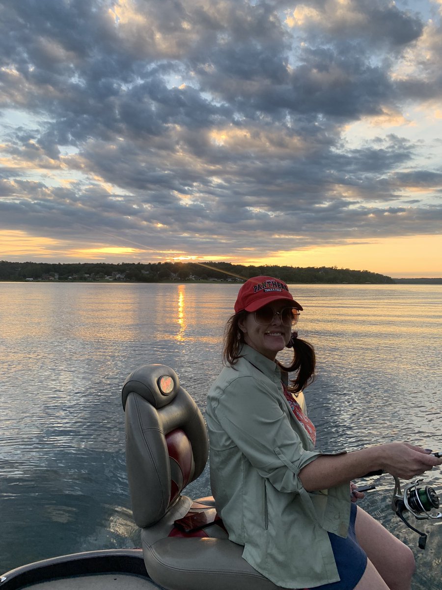 JamieWo81749770's tweet photo. Another lovely evening in Beaver Lake. Fish weren’t biting this time. Love my partner though. #jwolferealtor #wopawlife #bassfishing #beaverlakearkansas https://t.co/uOg7vUsVjj