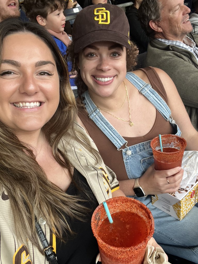 kellib1992's tweet photo. Girls Night!! #padres #ForTheFaithful https://t.co/ugIf36GXeB