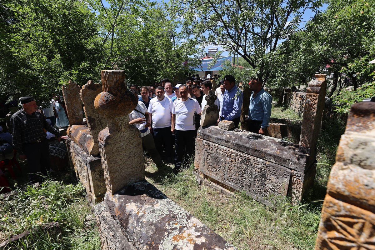 Bingöl turizmine katkı sağlamak ve ilçemizin saklı kalmış güzelliklerini paylaşmak adına düzenlediğimiz etkinliğimize teşriflerinden ötürü başta Sn Valimize ve devamında tüm katılımcılara ve misafirperverliği dolayısıyla kadirşinas Adaklılı hemşehrilerimize teşekkür ederiz.