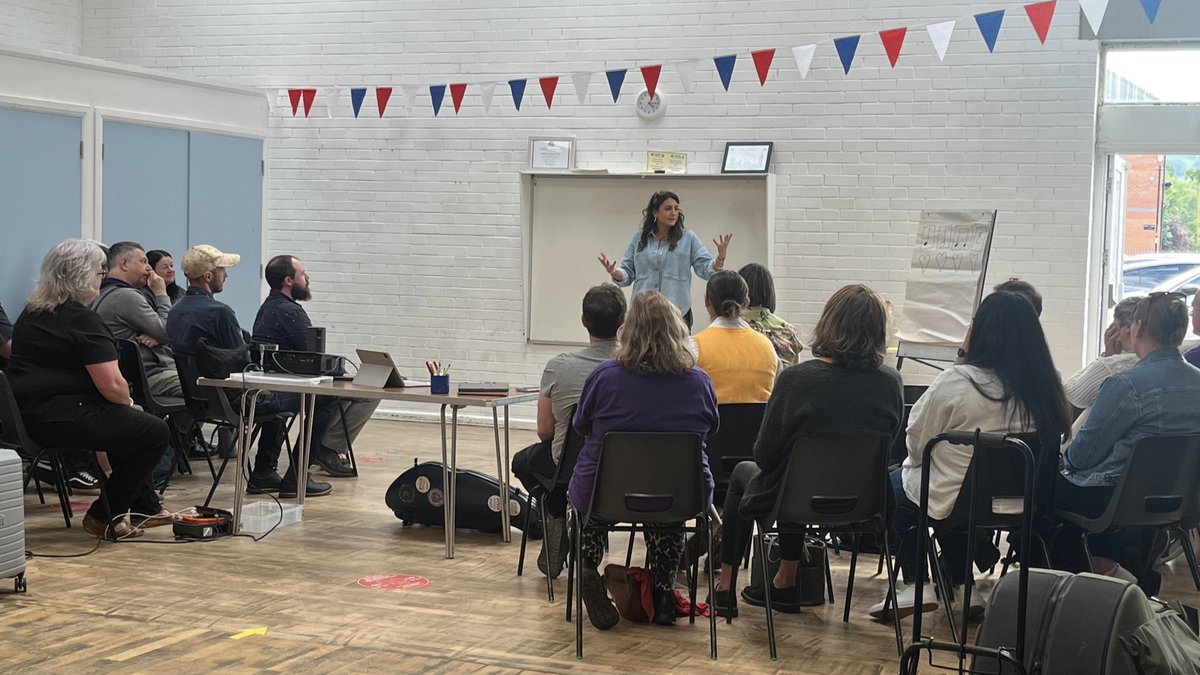 A huge thank you to the <a href="/ClwydTweets/">Theatr Clwyd</a> instrumental teachers for a wonderful teacher training evening. A total joy to meet &amp; work with you all to start off our Residency Part 1 here in Flintshire. Now looking forward to meeting nearly 100 beginner string players tomorrow! 🎶🏴󠁧󠁢󠁷󠁬󠁳󠁿