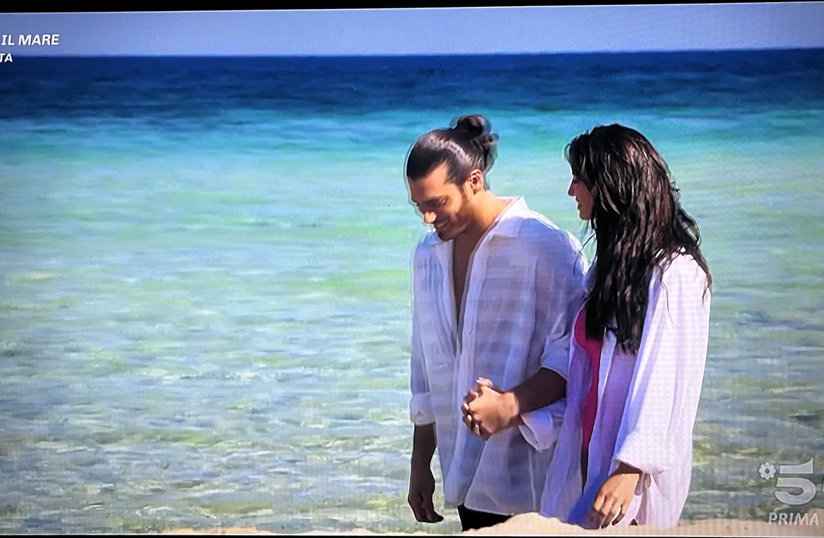 Li abbiamo lasciati così ❤️🥹 
Alla prossima #ViolaComeIlMare3 
#ViolaComeIlMare2 
#FrancescaChillemi #CanYaman #LuxVide