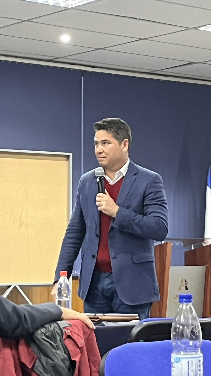 “Dios no necesita comprometerse con las palabras de los predicadores, sino que los predicadores necesitan comprometerse con la Palabra de Dios” <a href="/PrLucasAlves/">Lucas Alves</a>. Asamblea Ministerial <a href="/_acsch/">As. Centro Sur CHILE</a>