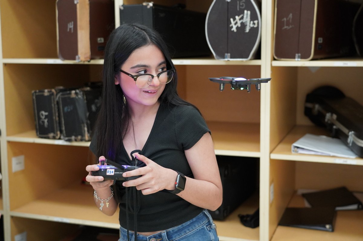 lajoyaisd's tweet photo. 🚀 La Joya ISD Technology Department hosted their middle school STEM-A-THON, STEM/Technology Summer Camps to emphasize learning skills like 3D printing, laser printing/engraving, tech design, sublimation, and embroidery digitizing to foster creativity in designing original concepts. 🎨✨ Additionally, students delve into the world of Unmanned Aerial Vehicles (drones), understanding their functionality and exploring their practical applications. 🛠️🛸📚