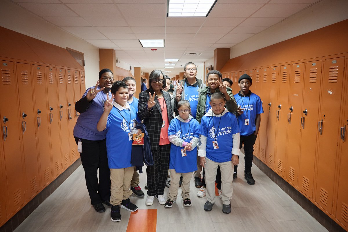 dallasschools's tweet photo. LET'S GO MAVS! #OneForDallas https://t.co/ZAGKNaLt9J