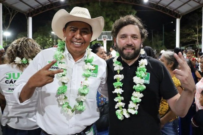 CuartaPlana's tweet photo. #Enterate | El #PVEM se consolida como la segunda fuerza electoral en #Oaxaca: @PepeEstefanG. Esto se logró gracias al respaldo de la ciudadanía, afirma el dirigente estatal del @partidoverde_oa. Refleja el trabajo que ha realizado la dirigencia, señala.

https://t.co/0XvobE4SfX

#Noticias #BuenJueves #FelizJueves @partidoverdemex @RaulBCCue