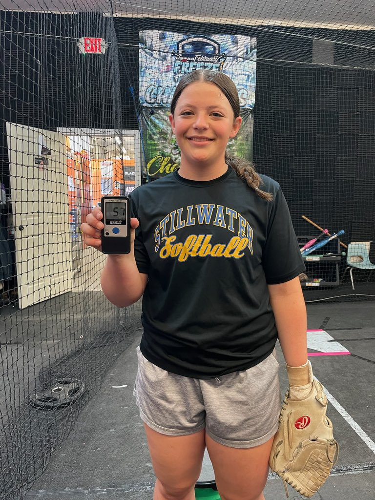 abbylindsley_09's tweet photo. Thankful to be able to learn from my hitting and pitching coach Sam Hislop! Hit a new personal best 57 from the mound and 59 on a walk-through. 60 will be coming soon. 🥎 #bucketdad @hislop_samantha @CycloneSB @CCCSoftball1 @IchabodSB @cowley_softball @MidlandUSB @MSC_Softball https://t.co/nLFeal7X18