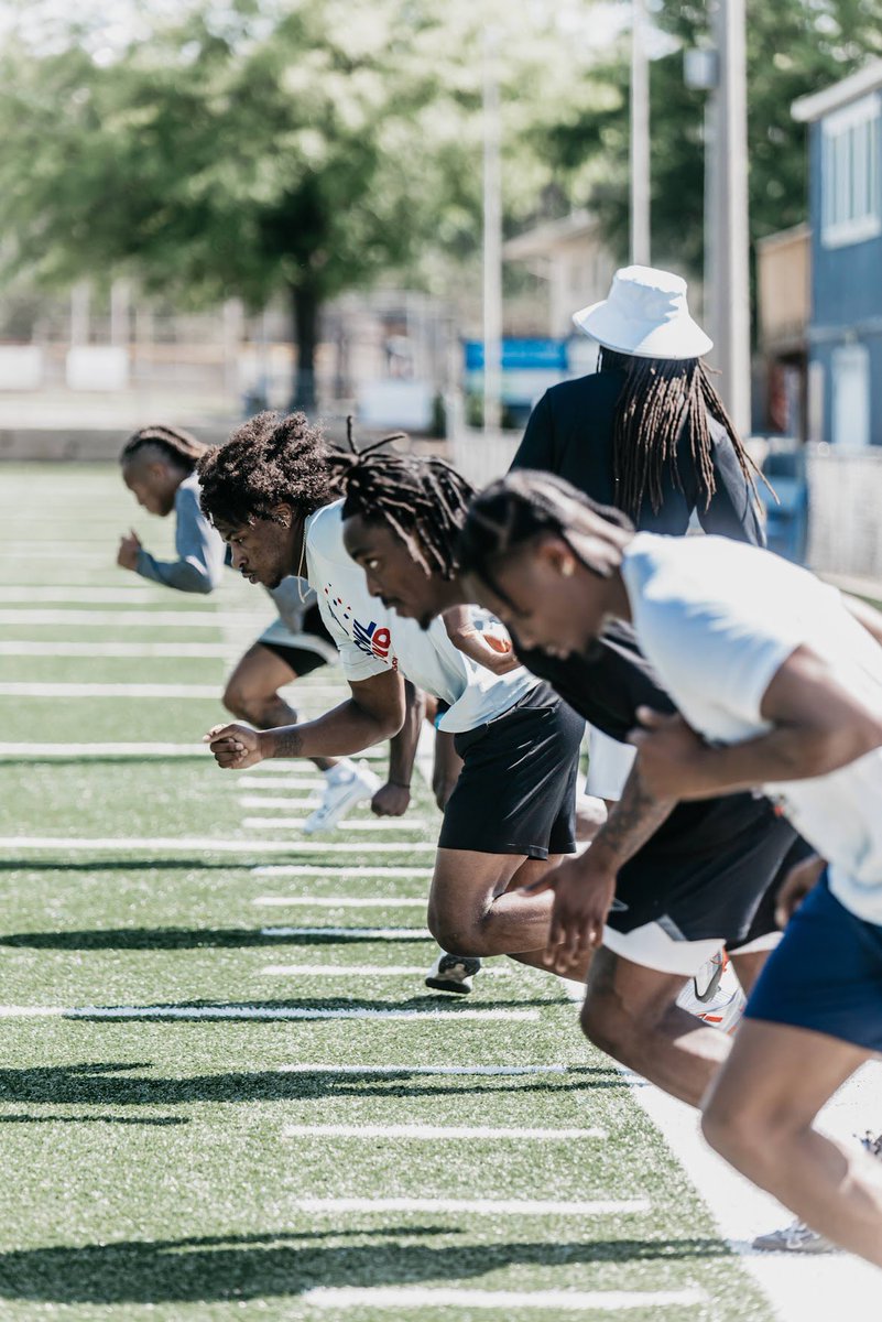 kenzlenzz's tweet photo. GrindHard Sports Training https://t.co/us1cwvX61A