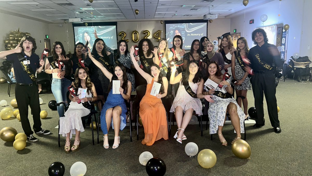 On Monday night, June 3, YRMC Volunteer Services celebrated the graduation of 28 student volunteers. These students are all graduating from either high school or college and pursuing a healthcare degree. Congratulations to all of our volunteer graduates!